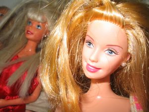 Öltöztetős, zenés Barbie játékok